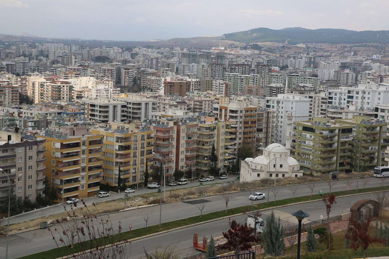 Sıfır ev alamayanlar eski evleri alarak restore ediyor Sıfır ev alamayanlar eski evleri alarak restore ediyor